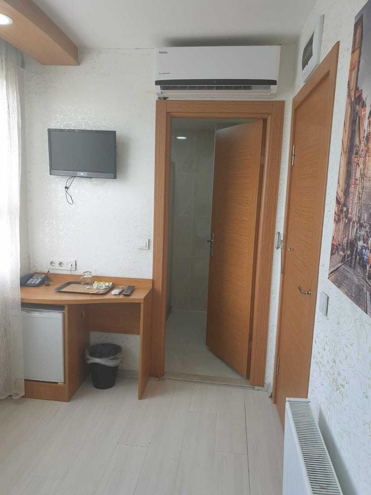 Otel Grand Airport 3*